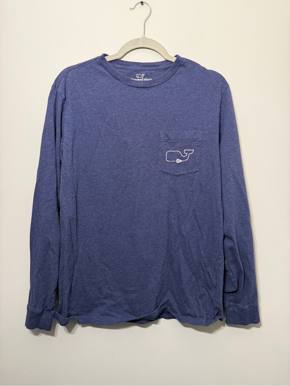 Vineyard Vines Men's Long-Sleeve Whale Pocket Tee in Navy